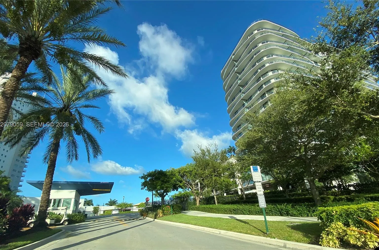 The Oaks I Condo — Photo 1