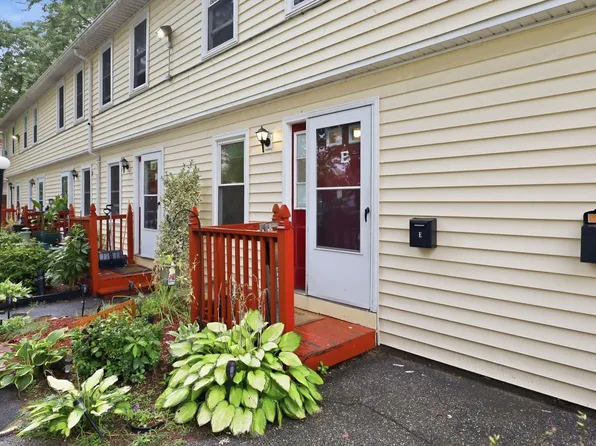 30 Clayton St APT E, Springfield, MA 01107