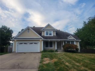 2507 Windwood Dr, Lees Summit, MO 64081