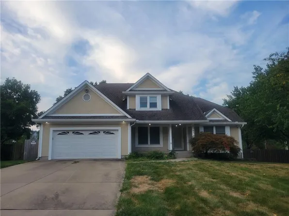 2507 Windwood Dr, Lees Summit, MO 64081