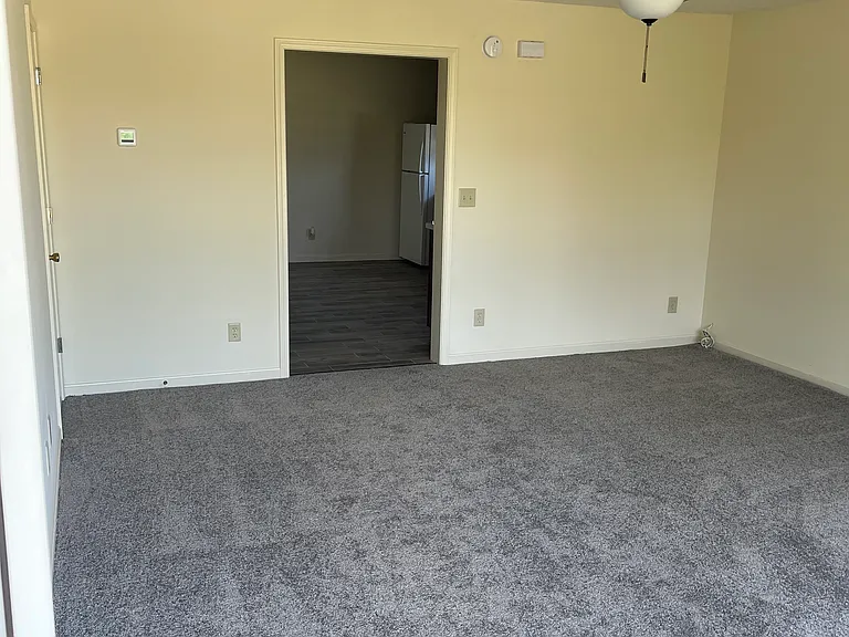 9711 Pekin Rd — Photo 2