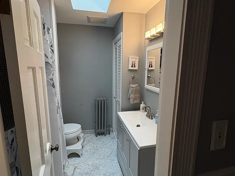 759 E 7th St #3 — Photo 4