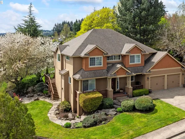 623 SW 5th St, Dundee, OR 97115