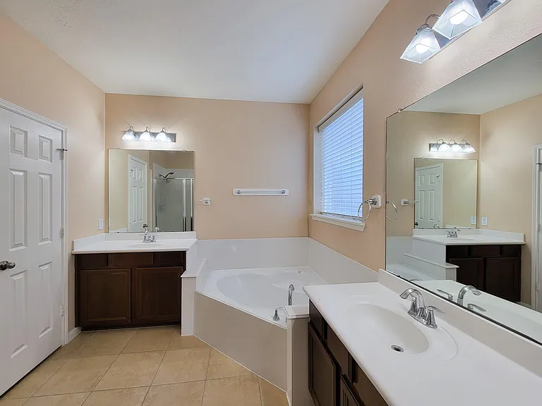 20931 Flower Croft Ct — Photo 33