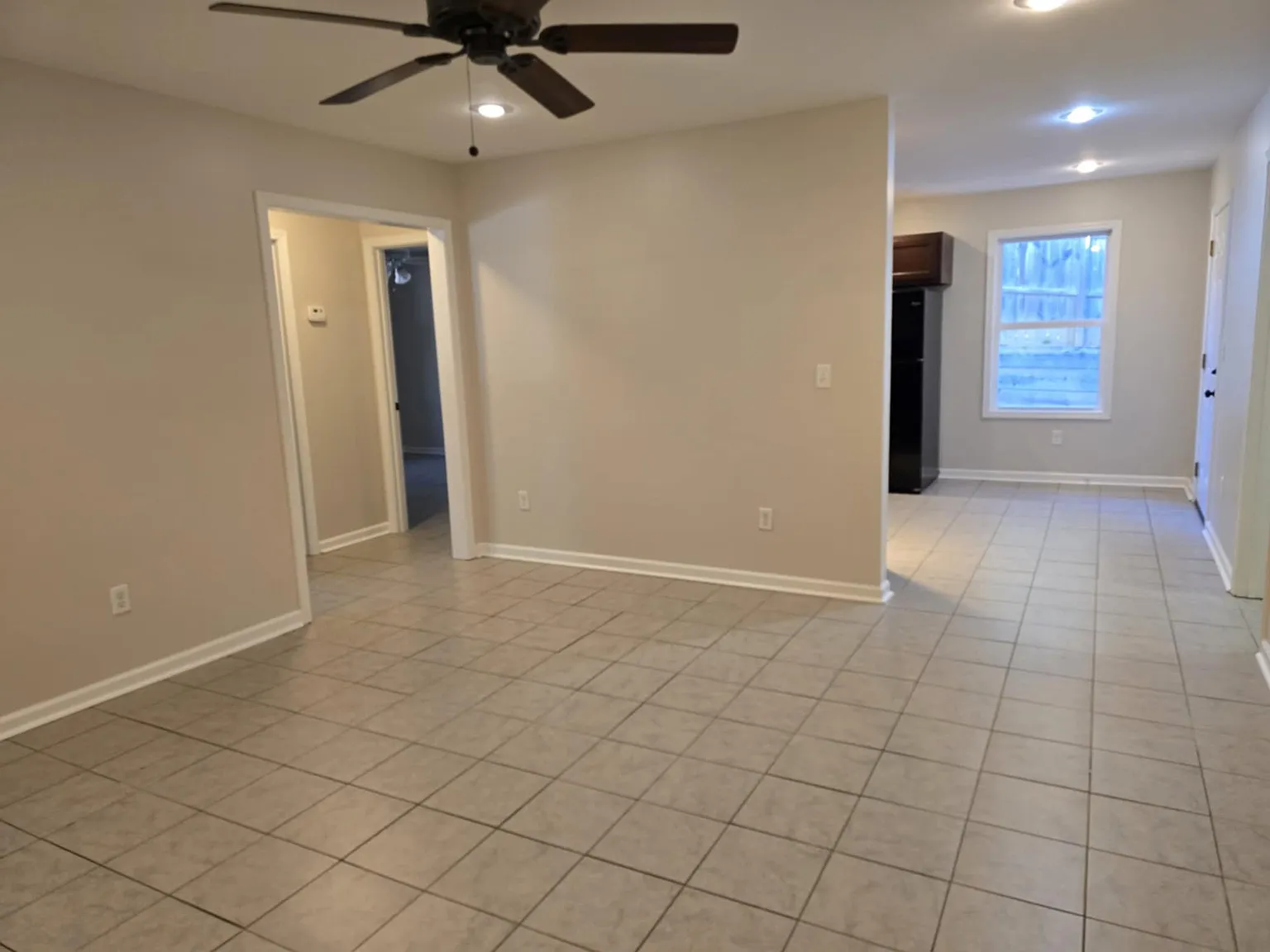 3 bed, 1400 sqft, $2,000 — Photo 4