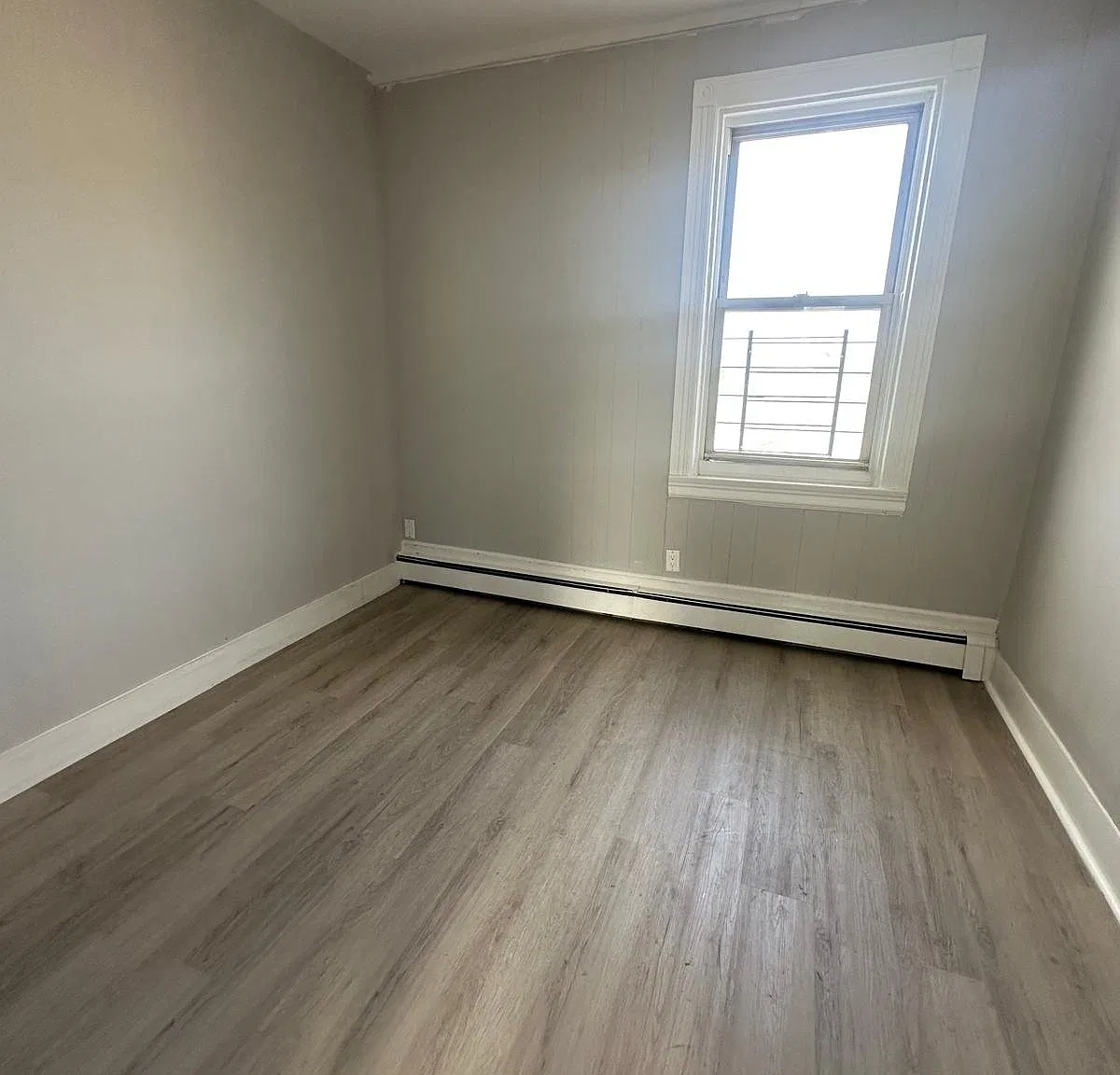 3 bed, 1.0 bath, $3,300 — Photo 3