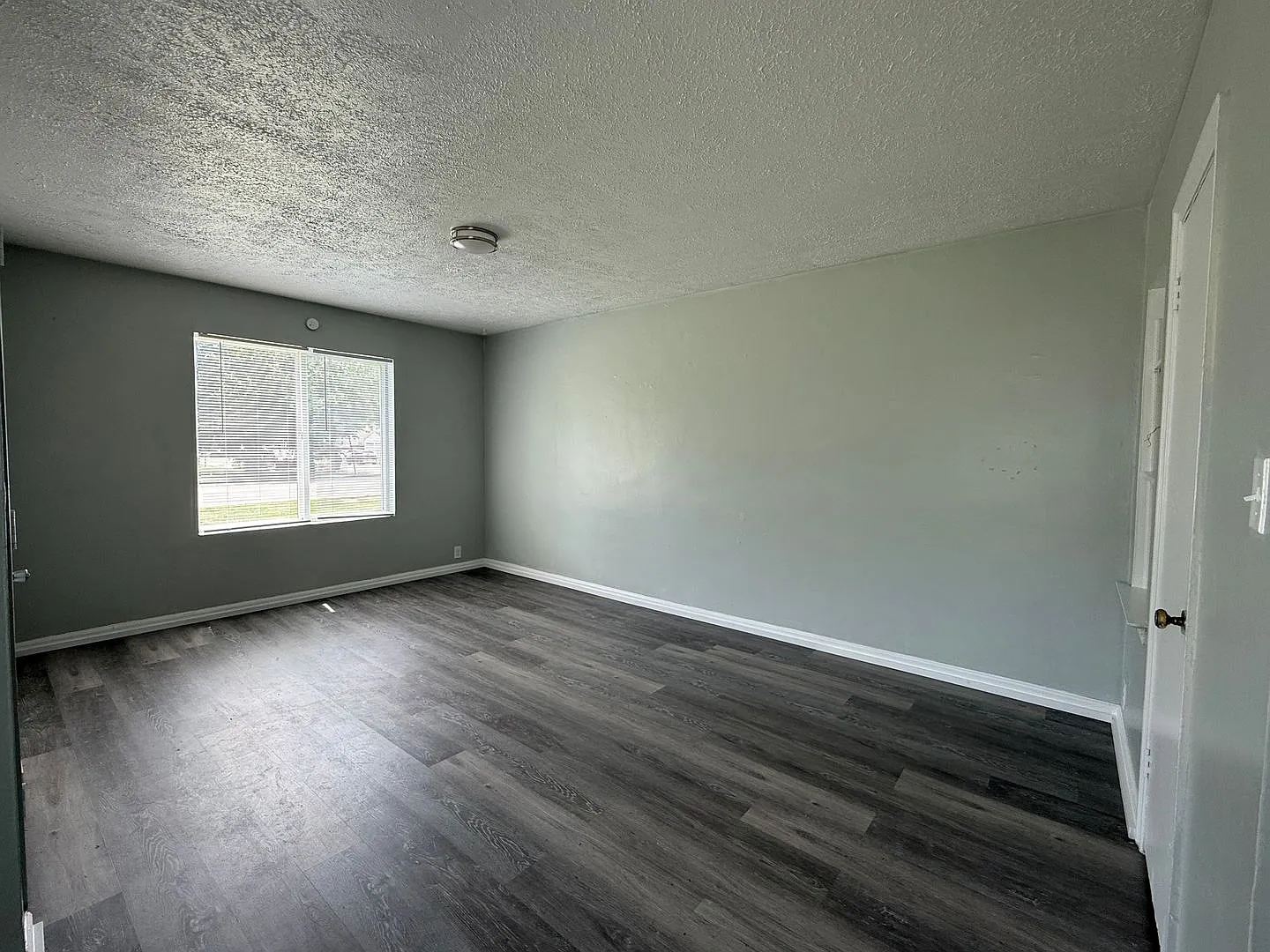1 Bedroom, 1 Bathroom Duplex Apartment — Photo 2