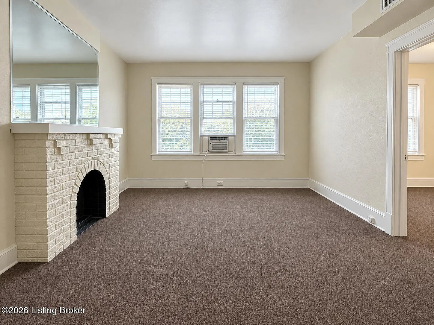 2 bed, 1.0 bath, 750 sqft, $550 — Photo 2