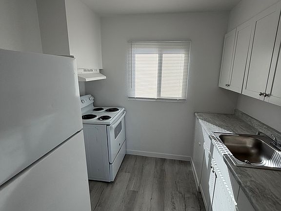 3rd image of 1807 Santa Paula Dr