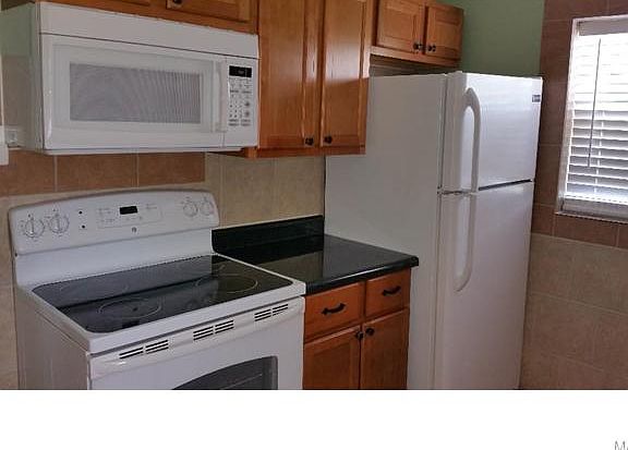 5th image of 629 Waller Ave