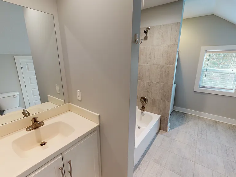 3726 Washington | Charming Updated Apartment — Photo 5