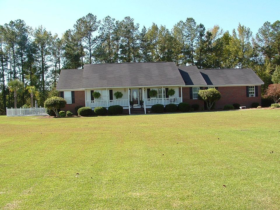 house sits on 2.6 acres
