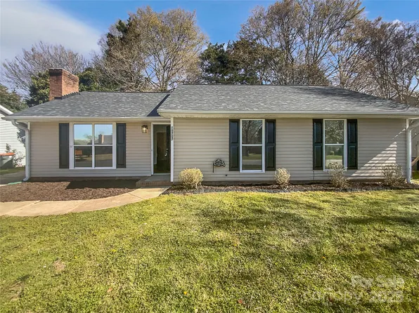 10707 Copper Field Dr, Pineville, NC 28134