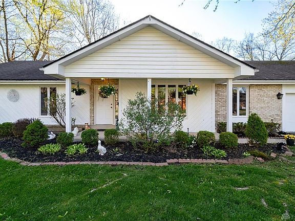 4th image of 1125 Green Tree Dr
