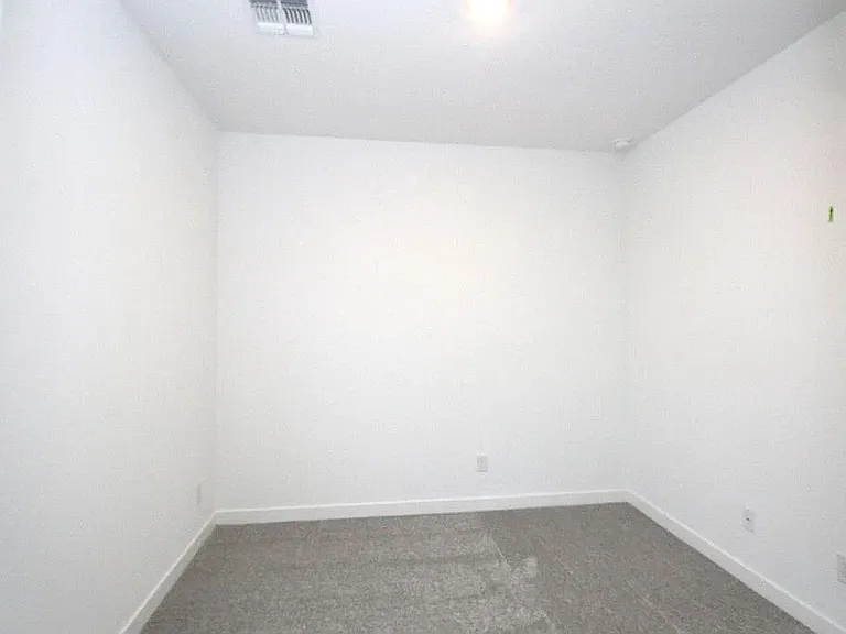4427 N 94th Dr — Photo 17
