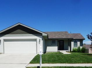 328 SE 44th St, Topeka, KS 66609