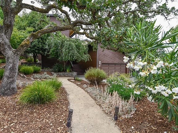2nd image of 54 El Monte Way