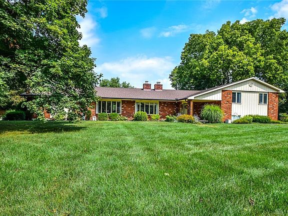 5th image of 1687 Lakeshore Dr