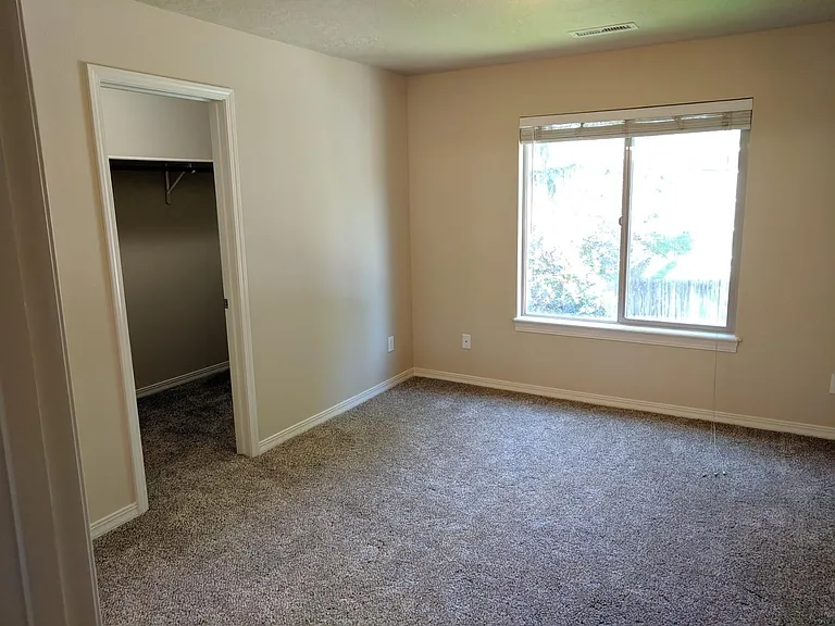 Master bedroom w/ large closet