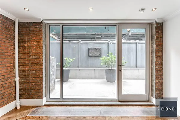 Rented by Bond New York | media 48