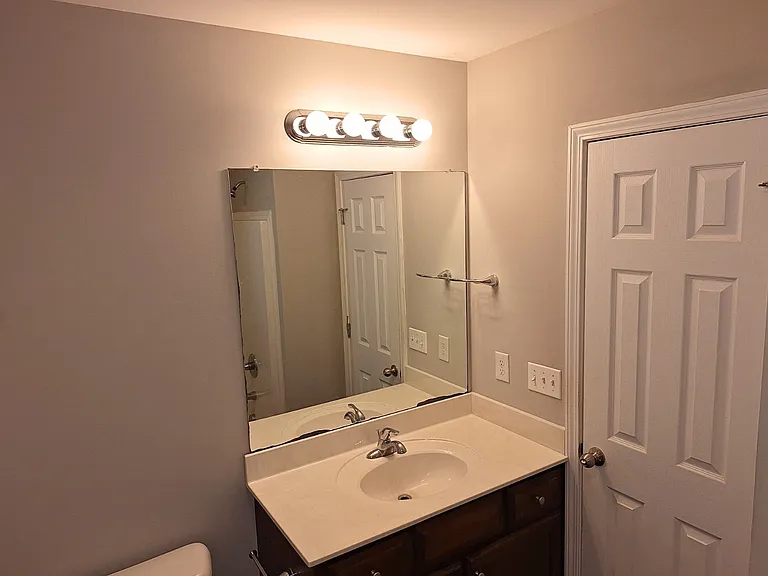 2043 Leota St — Photo 10