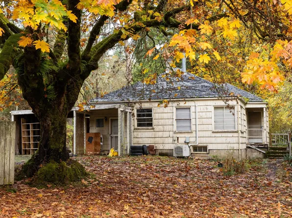 4960 W Amazon Dr, Eugene, OR 97405