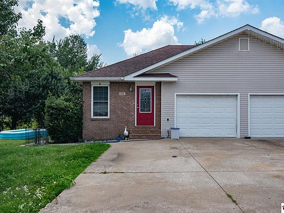 3rd image of 127 Wood Ln