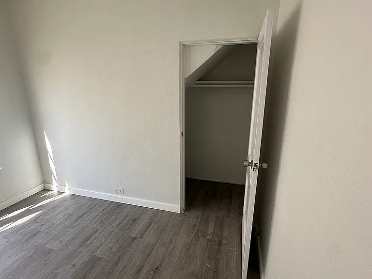519 S Carancahua St #2 — Photo 6