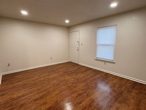 3rd image of 118A Pennie Layne