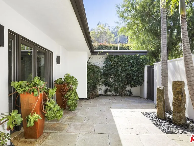 2154 Sunset Crest Dr — Photo 4