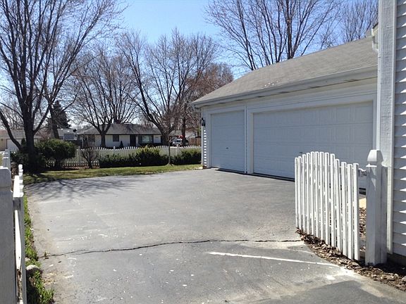2nd image of 4224 Glenlo Dr