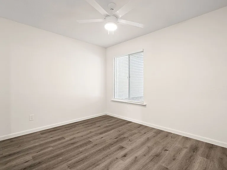 1100 Leff Street — Photo 28