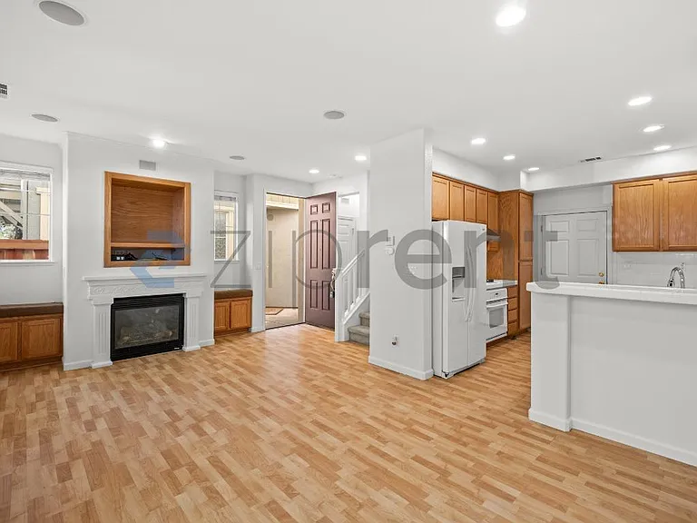 6325 Bray Ct — Photo 7