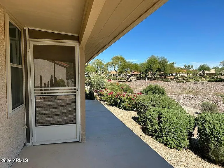 1807 E Lindrick Dr — Photo 2