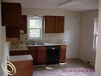 4th image of 1665 Woodfield Blvd