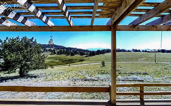 5th image of 261 Valley Dr