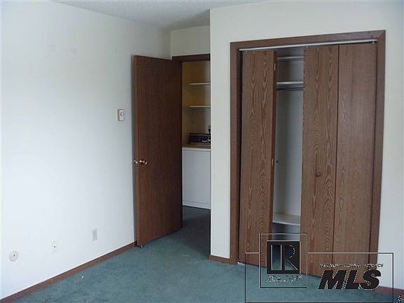 3rd image of 22 Balsam Ct