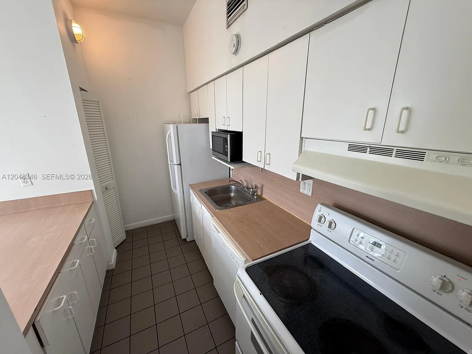 Royal Palms Condo — Photo 3