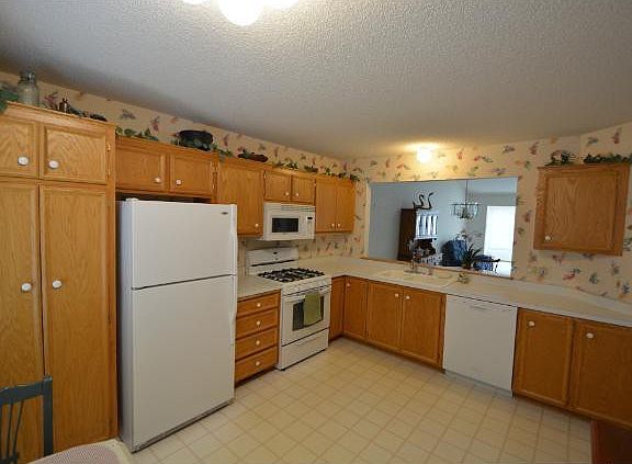 3rd image of 14060 Essex Ct