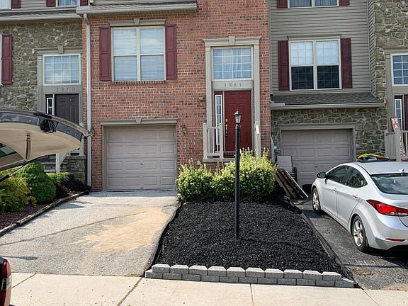 Another view of the house.