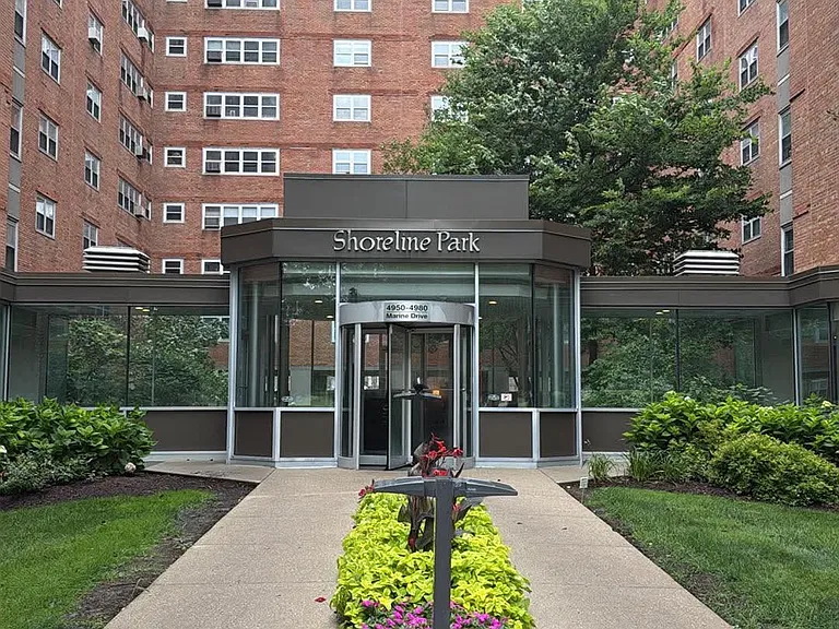 4960 N Marine Dr #419 — Photo 12