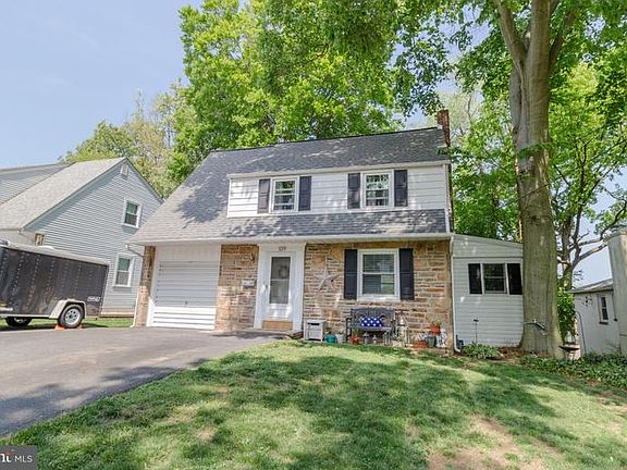 2nd image of 109 Kenwood Ln