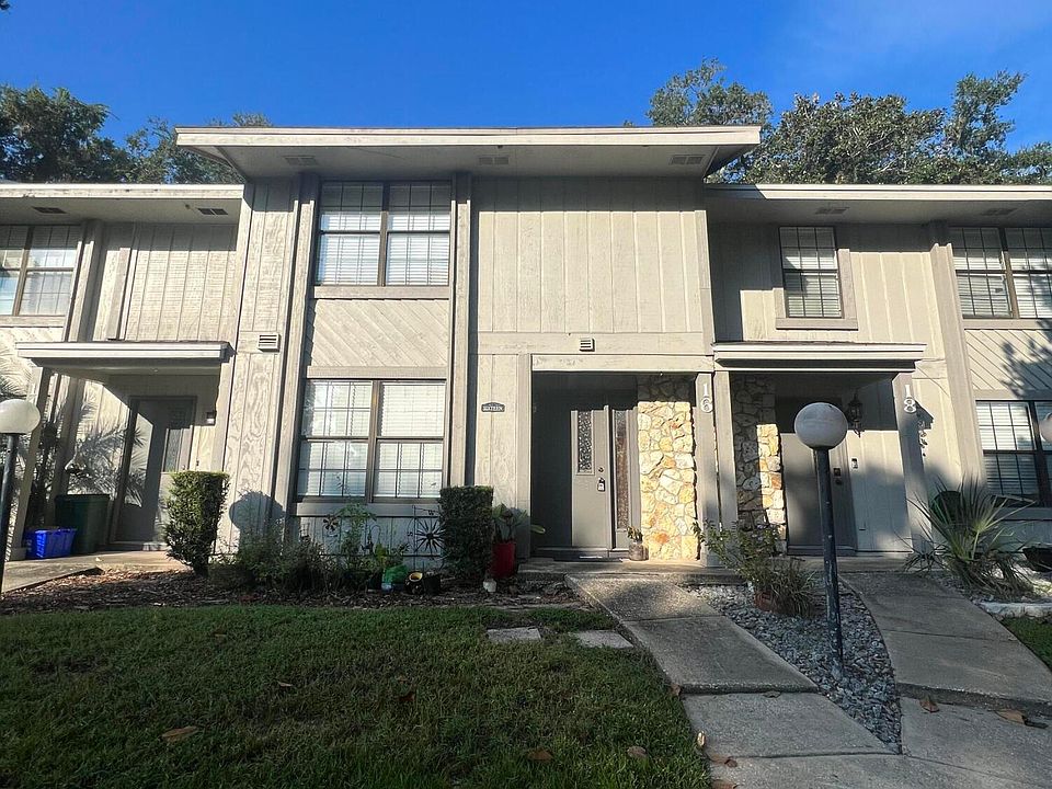 1st image of 16 Oakwood Park