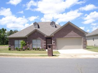 47 Chateaus Ln, Little Rock, AR 72210