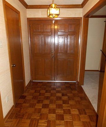 3rd image of 1025 Meadowland Dr