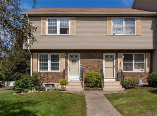 8 Countryside Ln #6, Middletown, CT 06457
