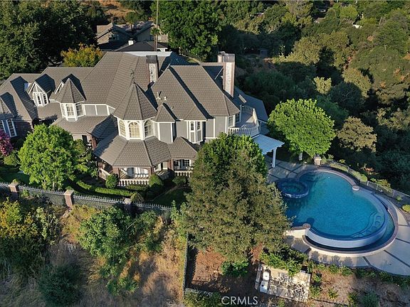 2nd image of 1016 Briarcliff Rd