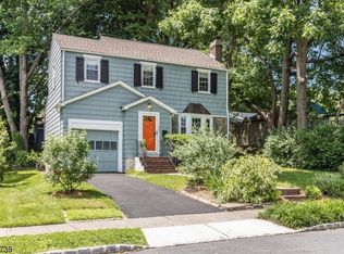 218 Stonehouse Rd, Glen Ridge, NJ 07028