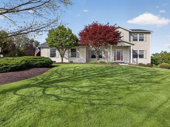 126 Snowflake Cir, Camillus, NY 13031