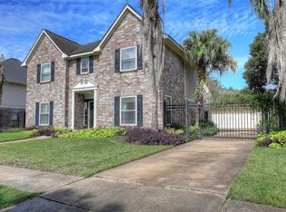 15602 Beechnut St, Houston, TX 77083